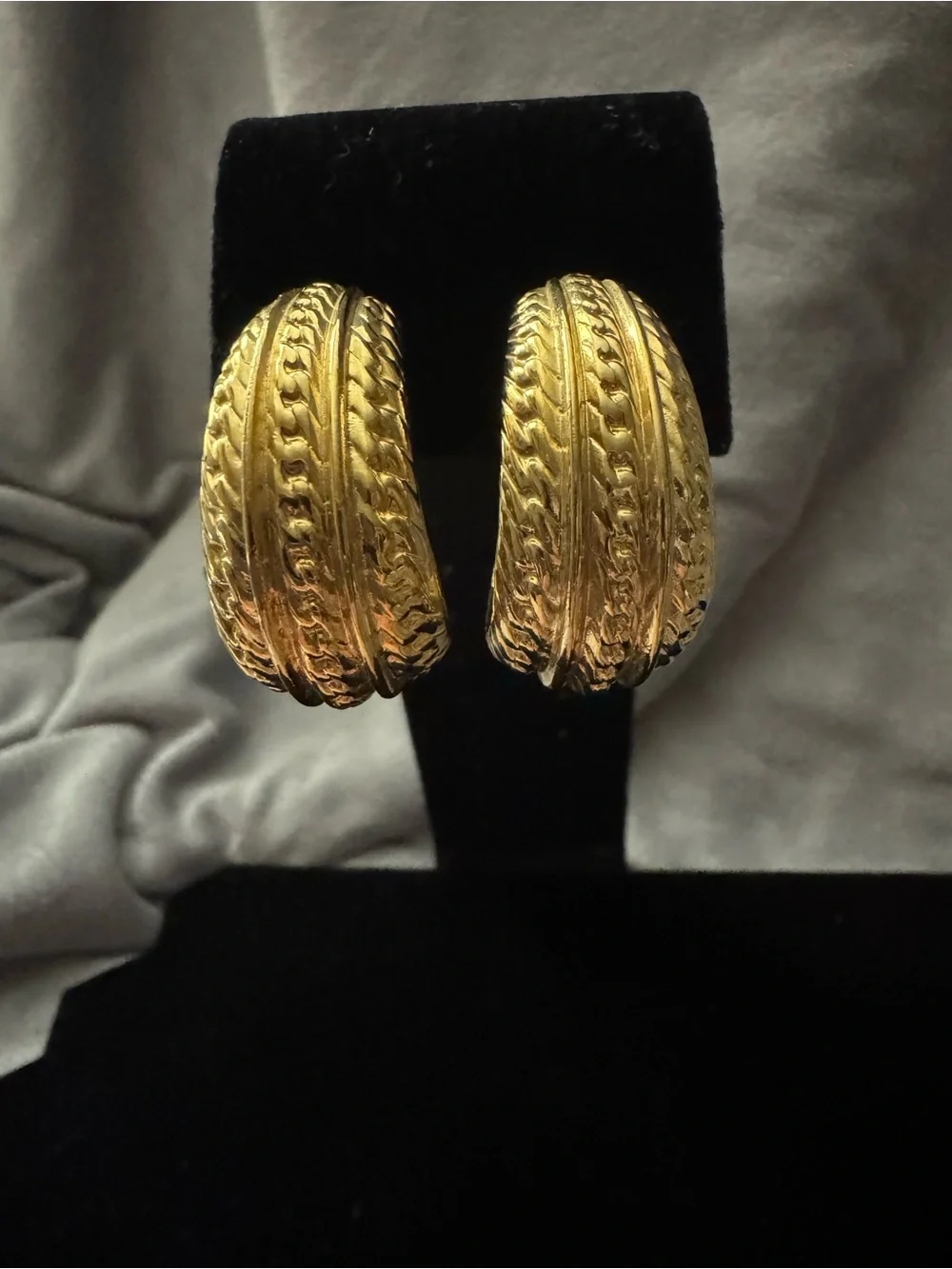 Vintage Gold-Tone Textured Hoop Earrings Clip On- Women Jewelry